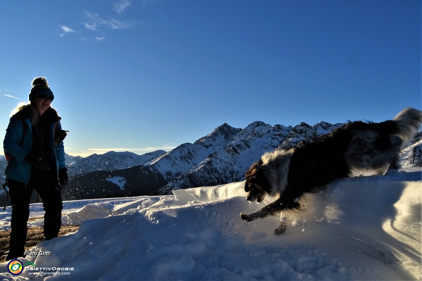 72 I giochi con palle di neve di Susi e NIka.JPG